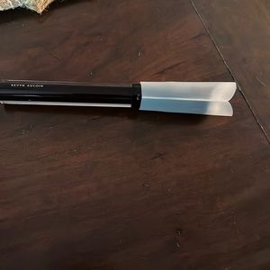 Kevin Aucoin Neo powder brush